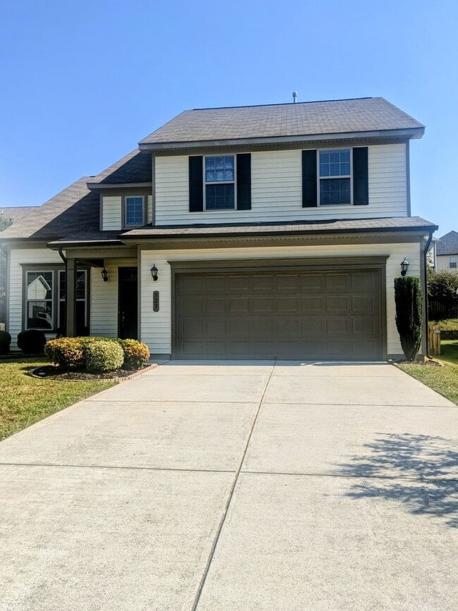 Building Photo - 523 Applecross Dr