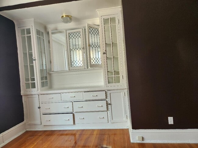 Foto del edificio - 824 E 53rd St