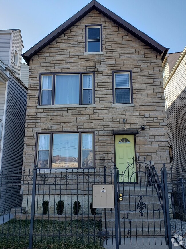 Building Photo - 2858 N Drake Ave