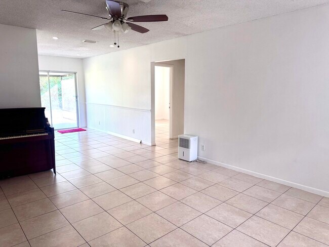 Foto del edificio - 3692 Corrigan Ct