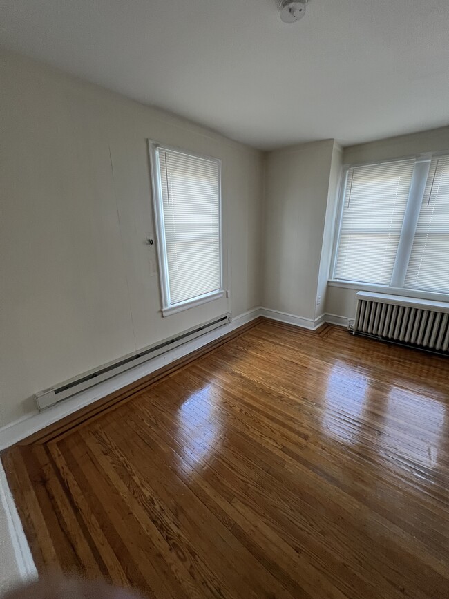 Bedroom - 3244 W Allegheny Ave