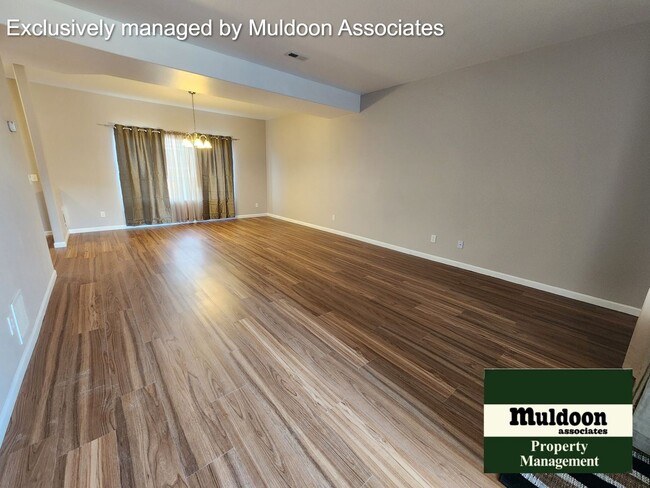 Building Photo - Newly remodeled North side home ready now!!