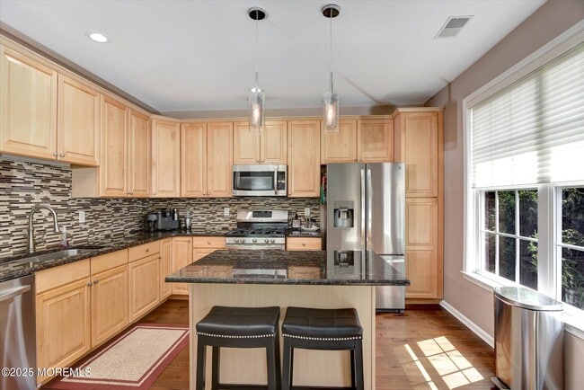 Building Photo - 594 St Andrews Pl