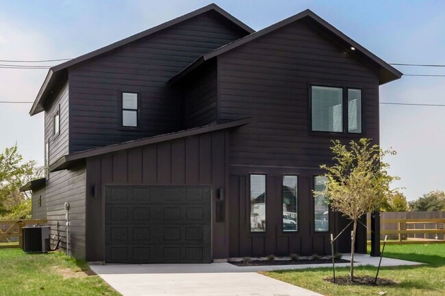 Building Photo - 3003 Alpha Wolf Ct