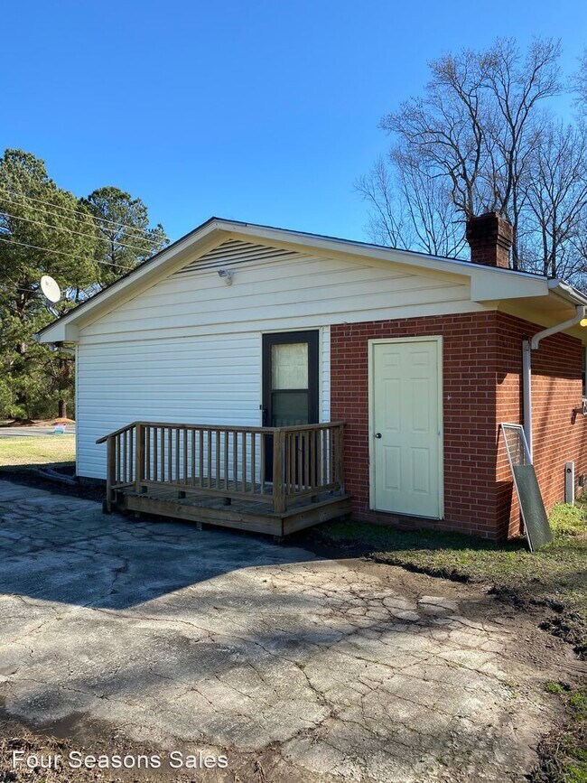 3 br, 1 bath House 9276 Red Oak Blvd House Rental in Nashville, NC