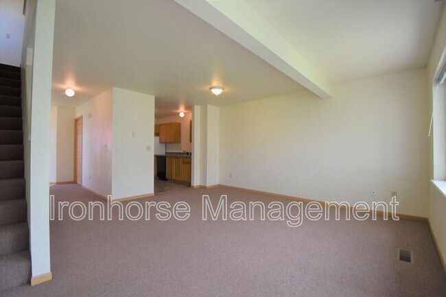 Building Photo - 2460 Wheeler Dr