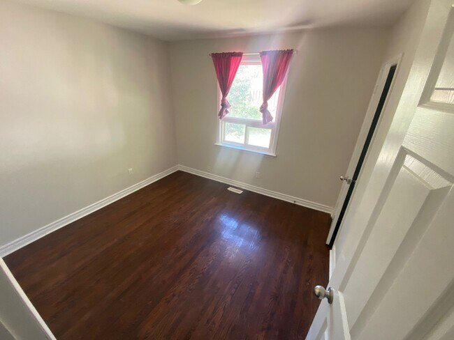 Photo du bâtiment - 87 Packard Bouelvard-1