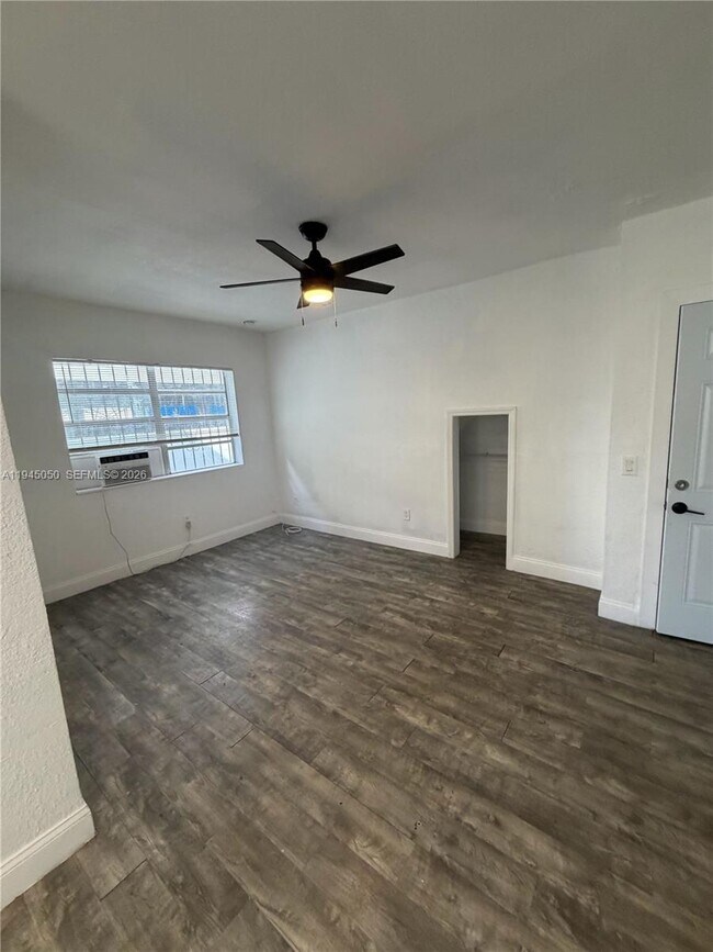 Building Photo - 850 NW 2nd St