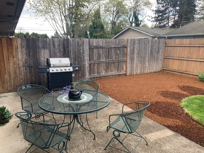 Foto del edificio - 3442 Baywood St