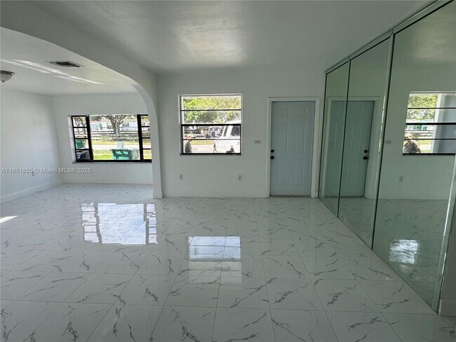 Foto del edificio - 10840 SW 222nd Dr