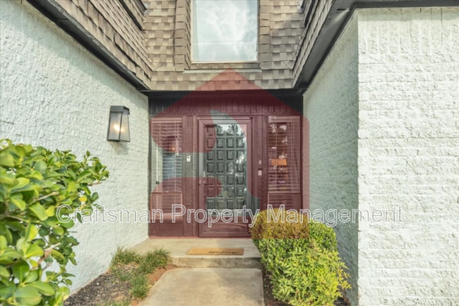 Photo - 4045 Thunderbird Dr House