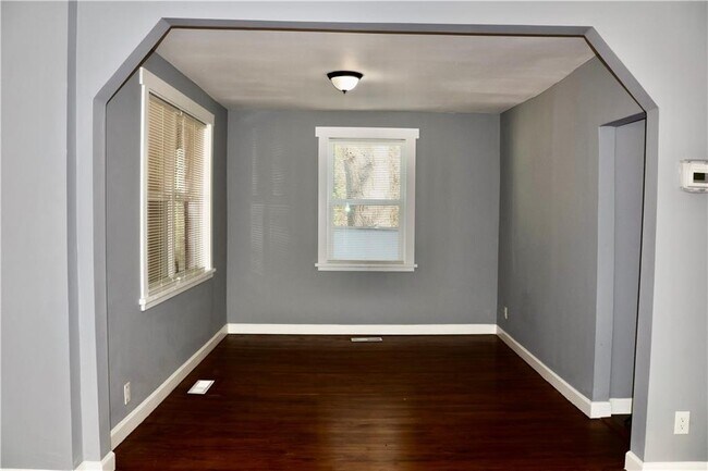 Foto del edificio - 1526 Childress Dr SW