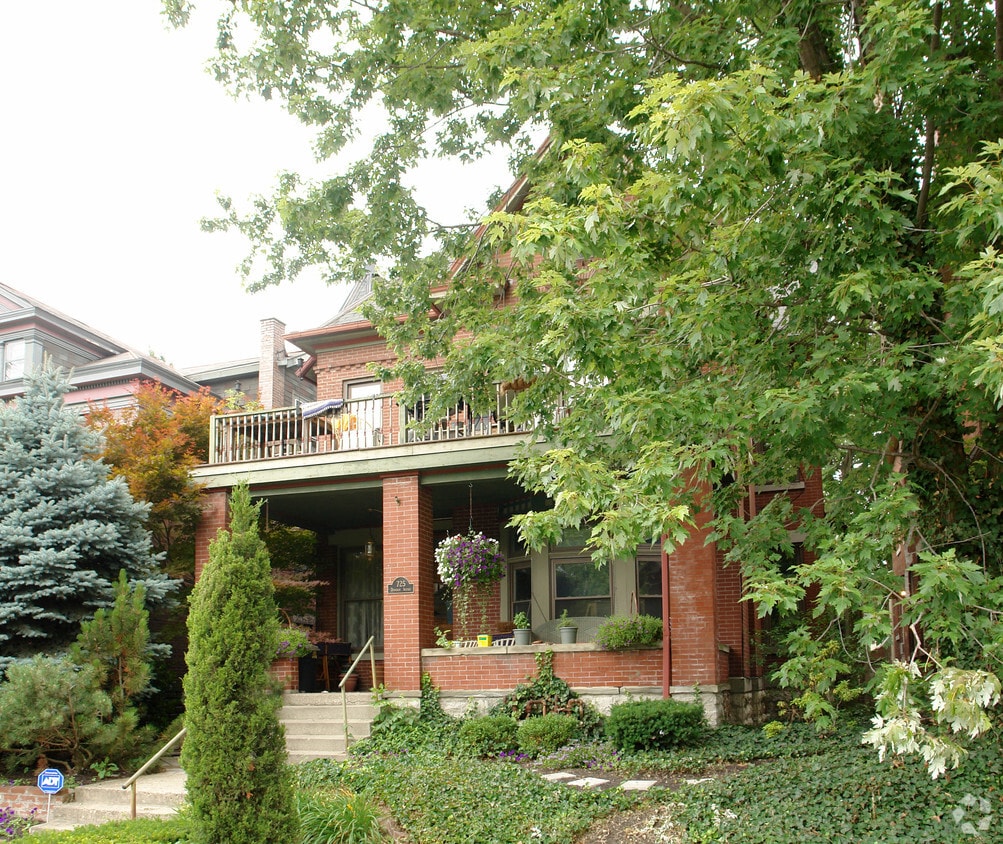 725 Dennison Ave, Columbus, OH 43215 Apartments in Columbus, OH