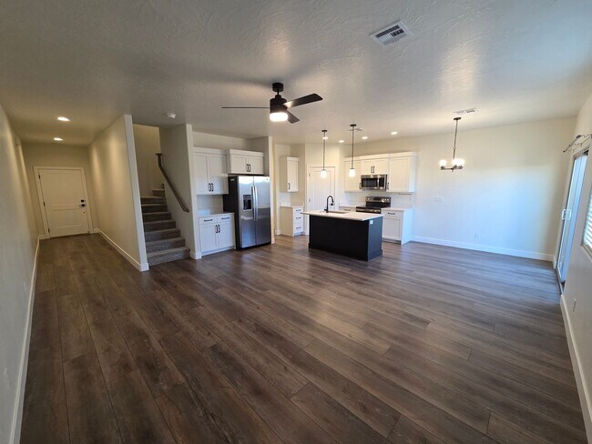 Foto del edificio - VIEWS from EVERY ROOM!