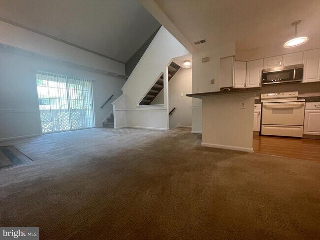 Foto del edificio - 912 Foxmeadow Dr