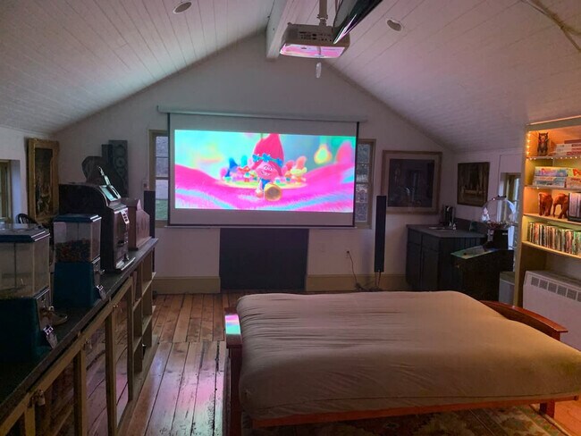 Foto del edificio - 1357 Canal Rd