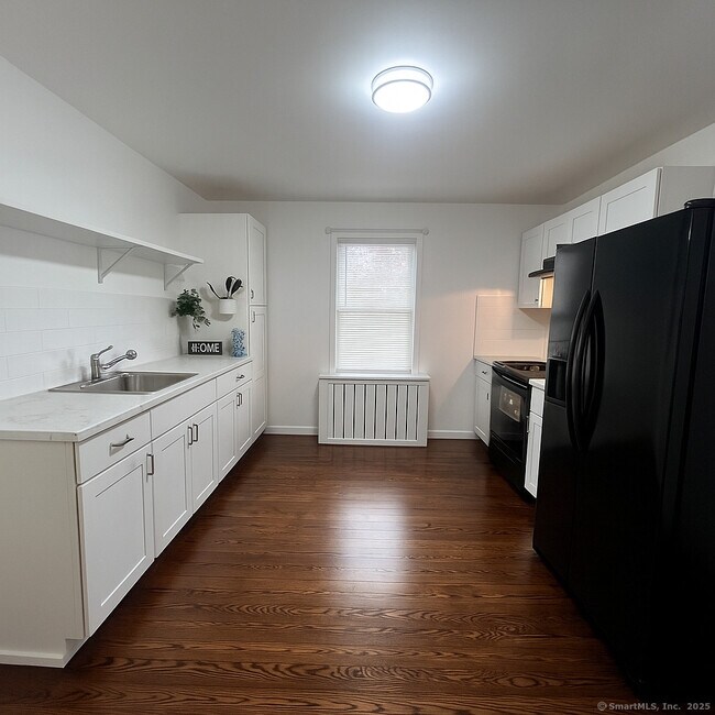 Foto del edificio - 736 Howe Ave