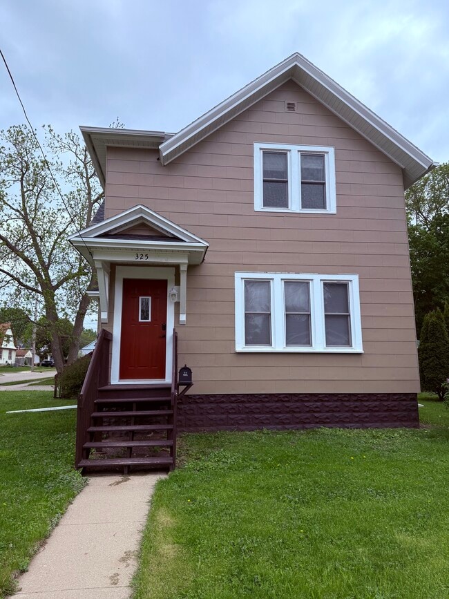 Building Photo - 325 E Lincoln Ave