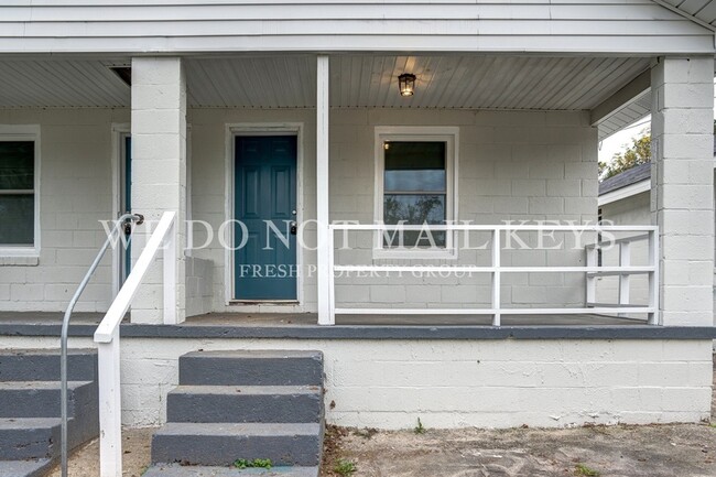 Building Photo - 1504 Coleman St SE
