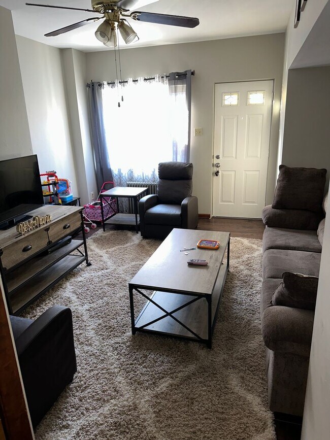Foto del edificio - 4767 1/2 Cypress st