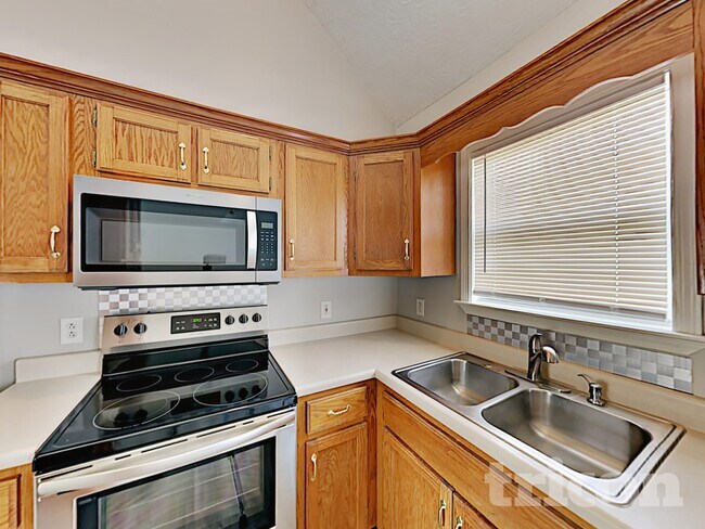 Foto del edificio - 240 Green Hills Dr