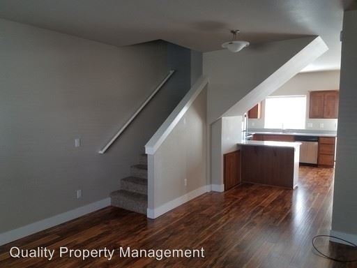Building Photo - 524-524 Gray Ct