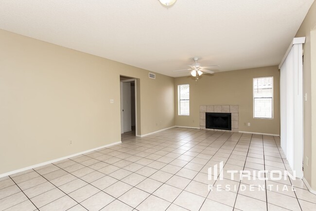 Building Photo - 12521 N 79th Ave