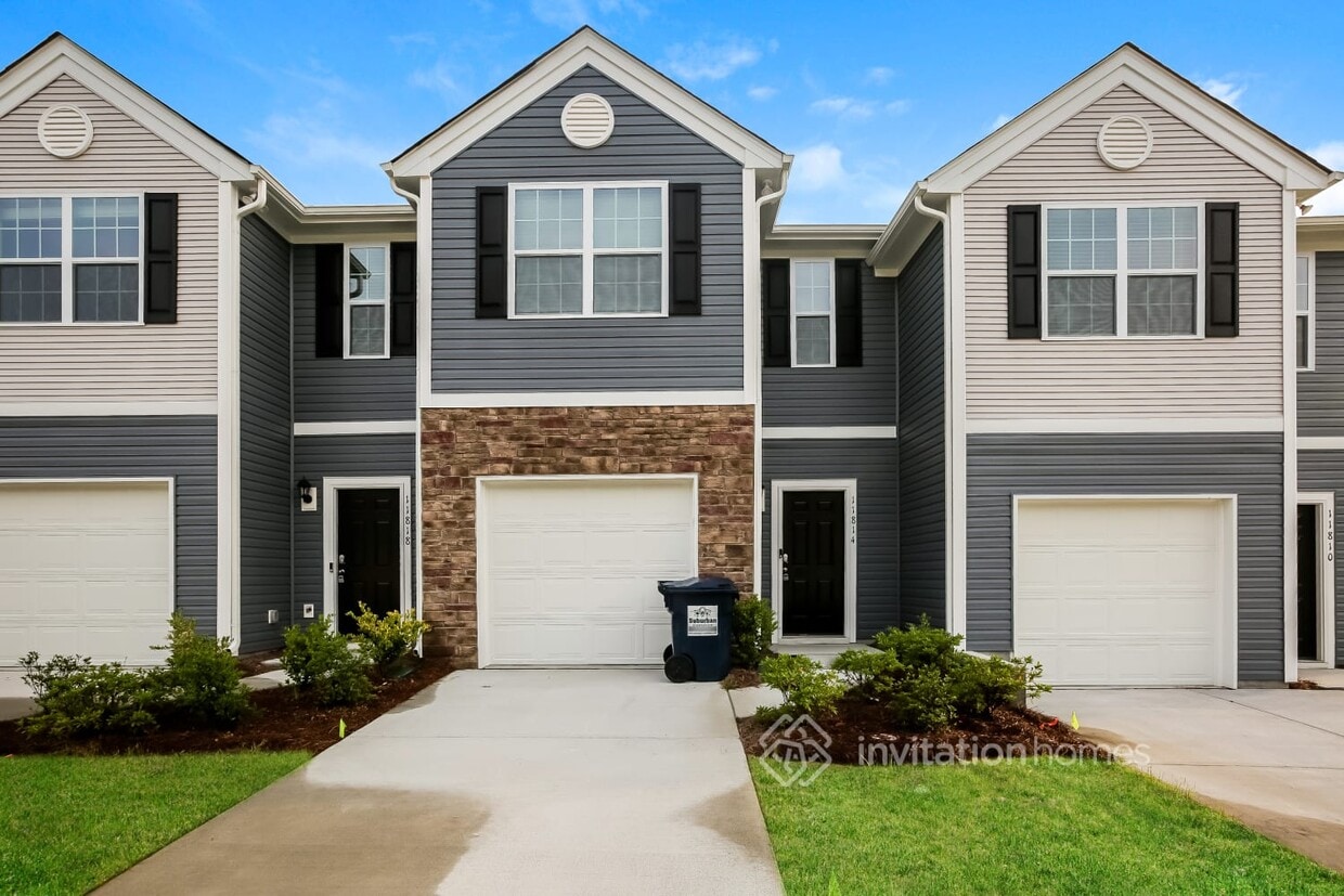 Primary Photo - 11814 Brier Vlg Ln