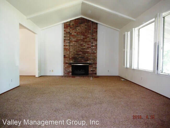 Building Photo - 4 br, 3 bath House - 6686 Mt. Hope Dr.