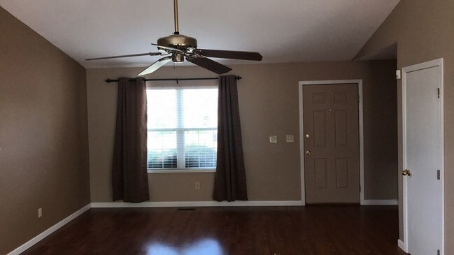 Building Photo - Updated 3BR 3BA 2 Story Home in West Chester