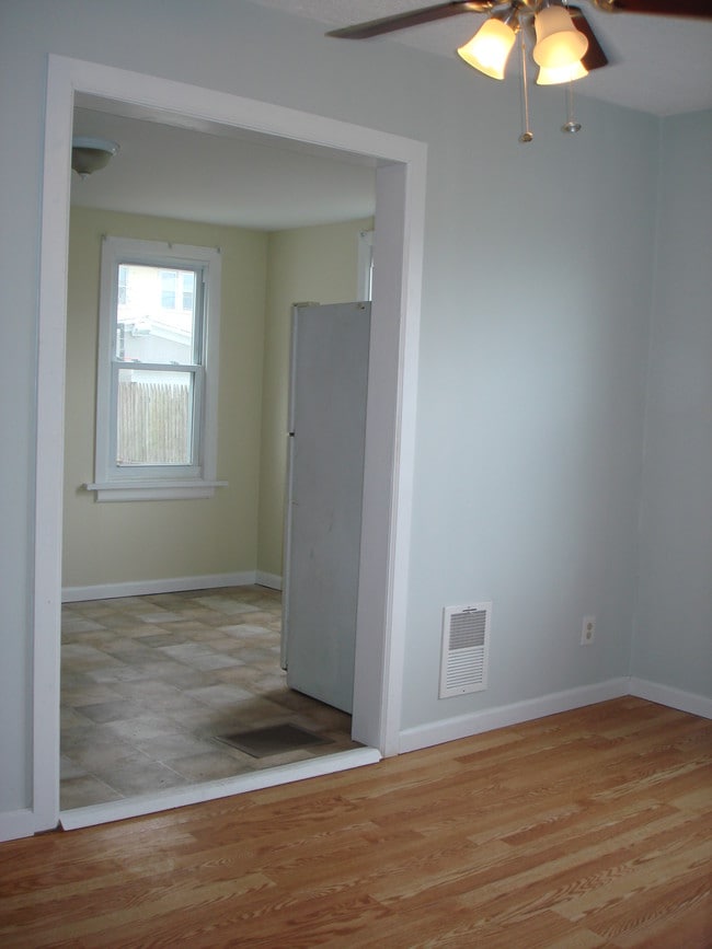 dining room - 28 Chapel Ave