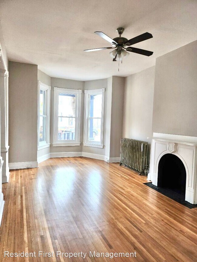 Foto del edificio - 3 br, 1.5 bath House - 31 E North Avenue