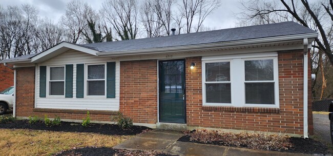 Foto del edificio - Nice, 3 Bedrooms, 1 Bath, Brick Ranch Home...