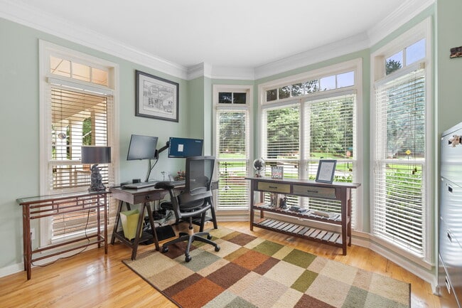 Office - 600 Lyndhurst Cir