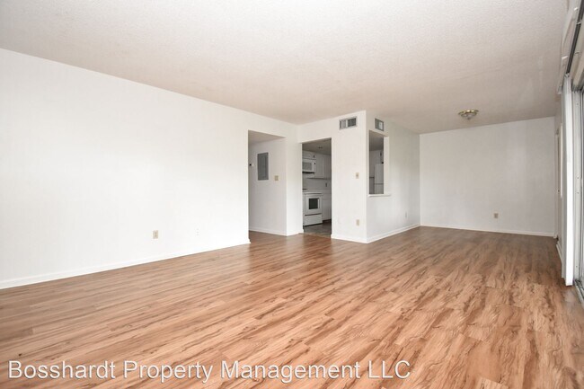 Building Photo - 2 br, 1.5 bath House - 610 Fairways Circle A