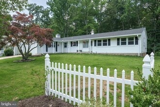 Building Photo - 3335 S Rockfield Dr