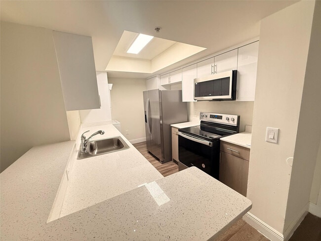 Foto del edificio - 18335 NW 68th Ave