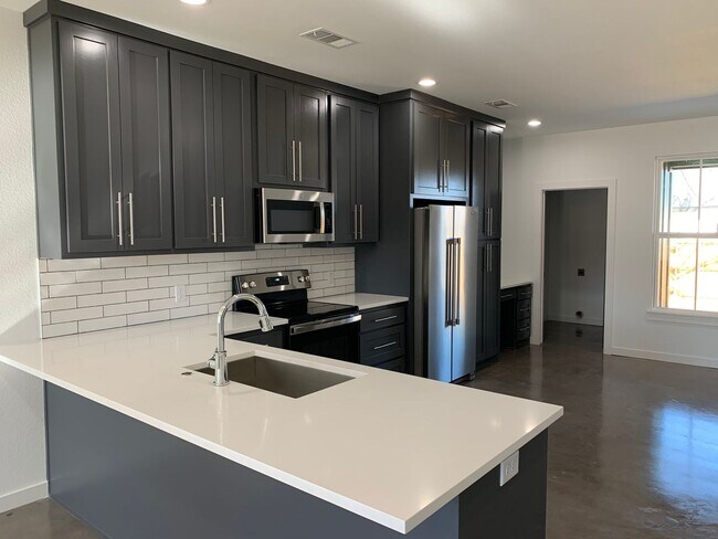 Foto del edificio - Newer Construction in McGregor