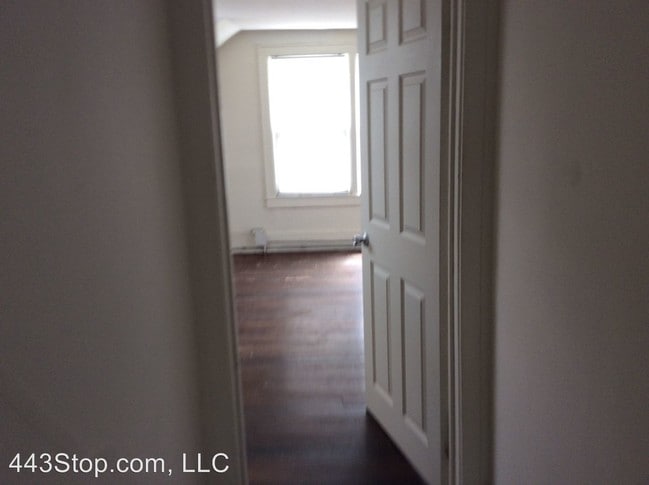 Building Photo - 1406 Ross St