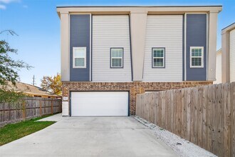 Building Photo - 10021 Alfred Ln