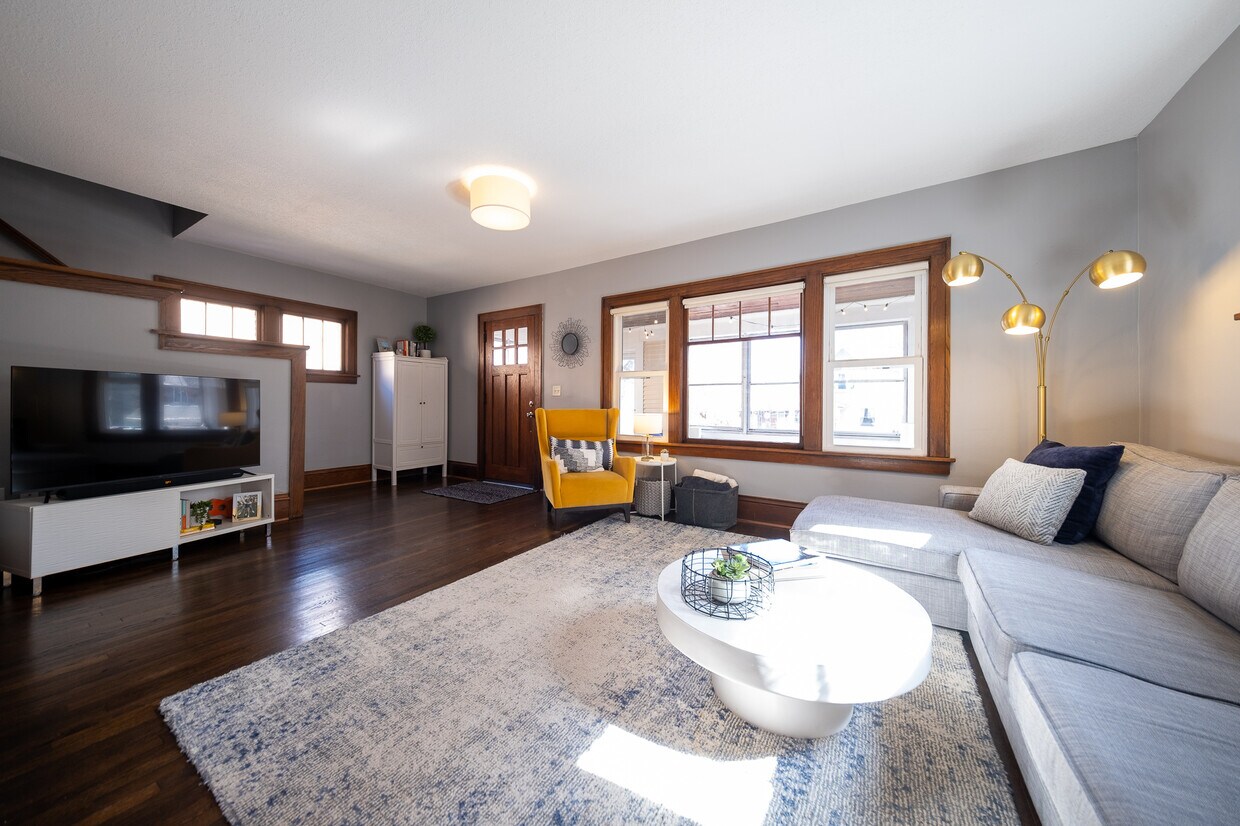 Foto principal - 4210 1st Ave S