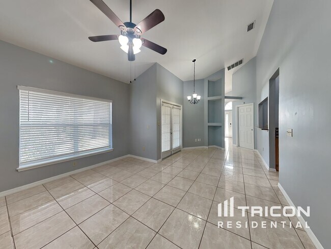 Building Photo - 1031 Woodcraft Dr