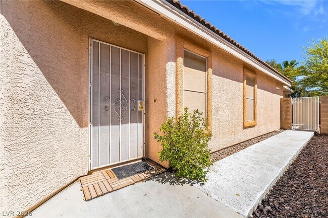 Building Photo - 11000 Vallerosa St