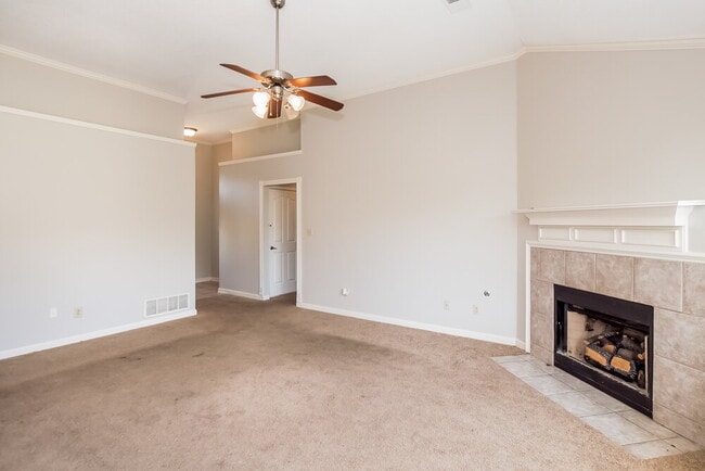 Foto del edificio - 6254 Ravenwood Park Dr N