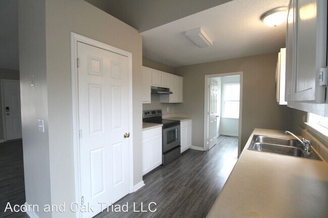 Building Photo - 3 br, 2 bath House - 215 Old Treybrooke Dr
