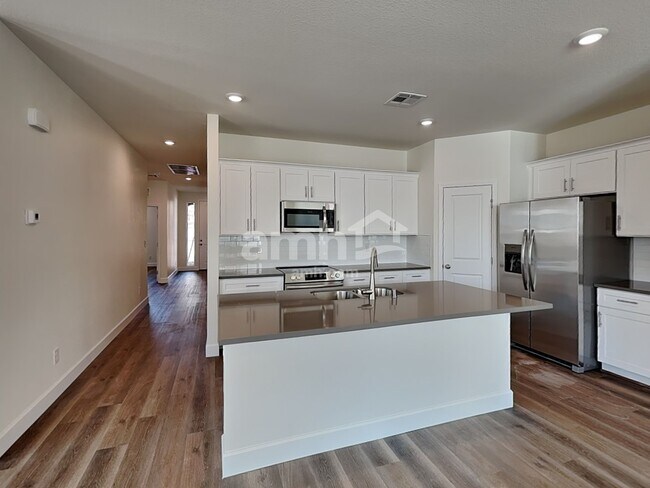 Foto del edificio - 10390 Bishops Cap St