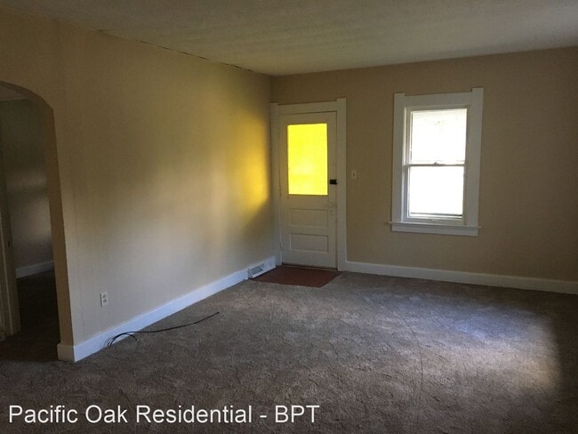 Building Photo - 3 br, 1 bath House - 2519 Olivewood Ave
