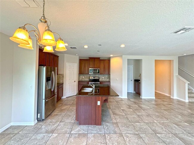 Building Photo - 3370 Mount Vernon Way