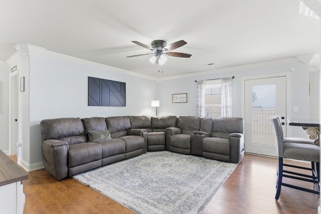 Building Photo - 4021 Porter Ave