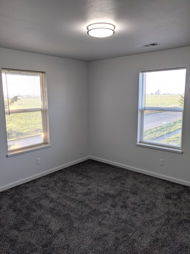 Vista del dormitorio - 2399 Karen Ct